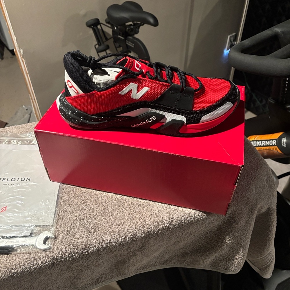 New Balance Minimus TR v2 in Red and White